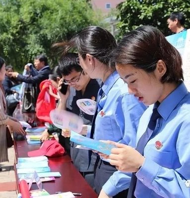 盱眙開(kāi)展法治宣傳月 百場(chǎng)法治文藝進(jìn)社區(qū)，環(huán)保咨詢服務(wù)暖人心